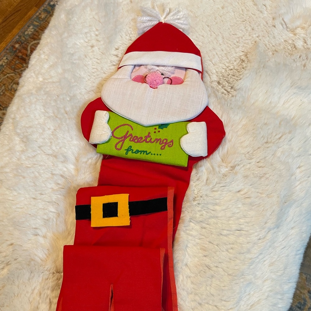 House of Hatten Santa Card Display